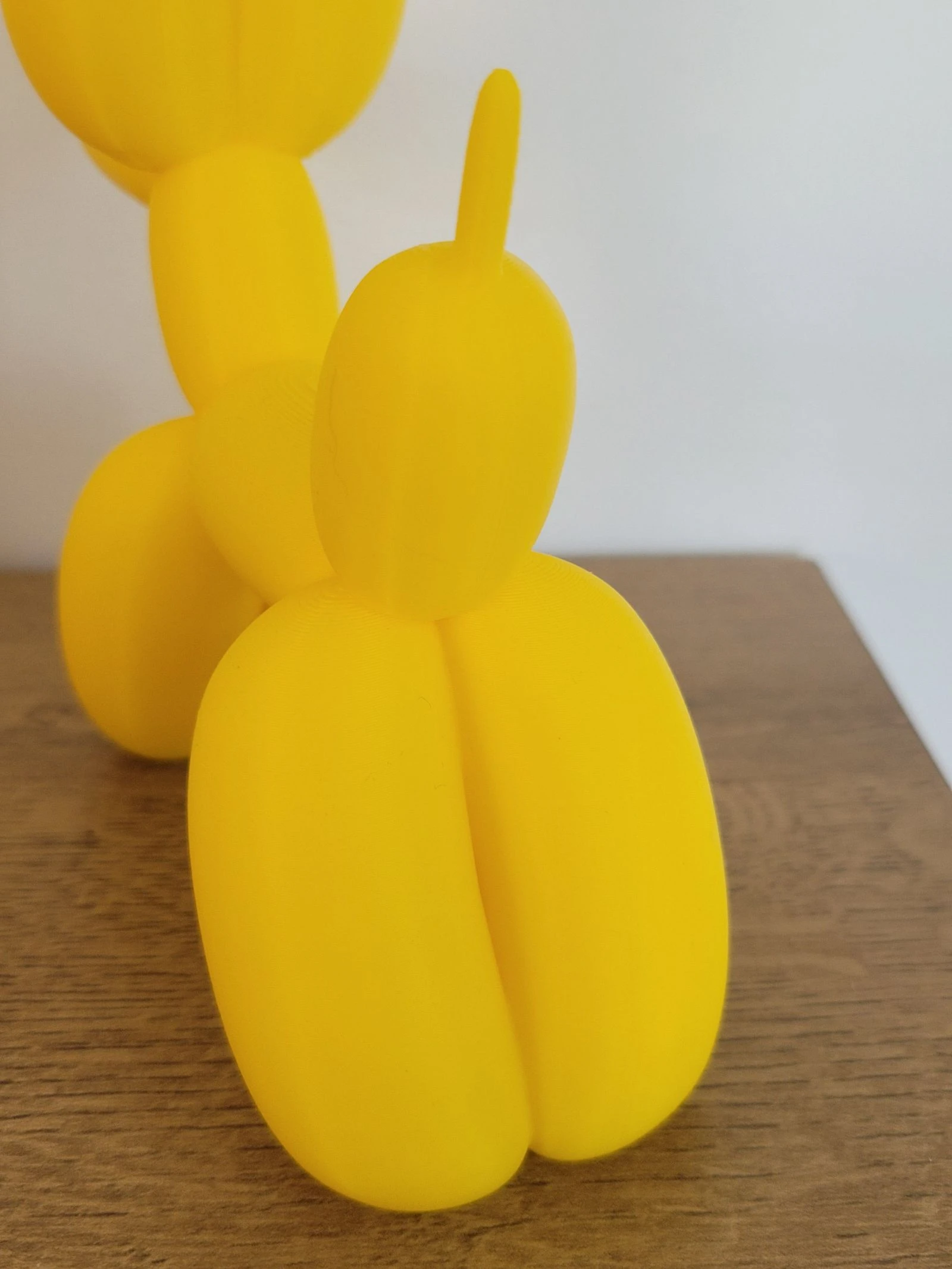 Cachorro balão decorativo amarelo – Impressão 3D moderna – photo 3